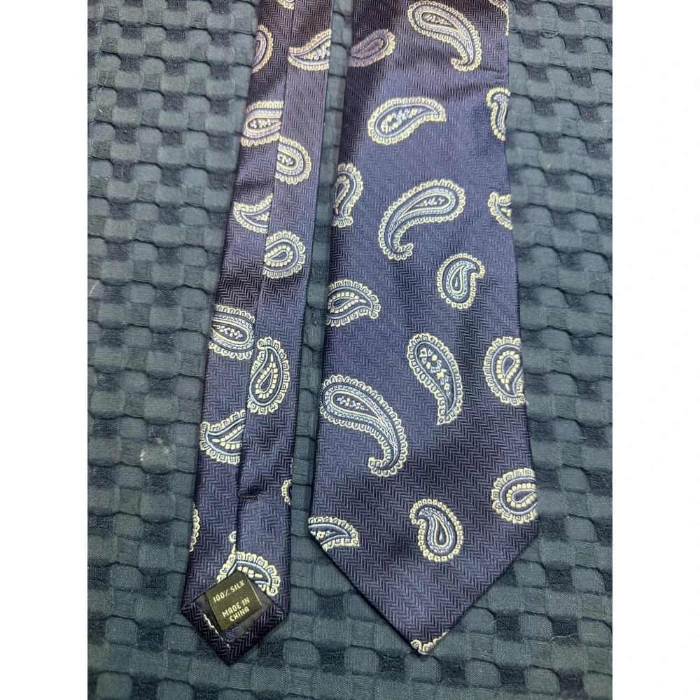 JOS. A. BANK Executive Collection 100% Silk Tie Designer Blue Paisley Pattern